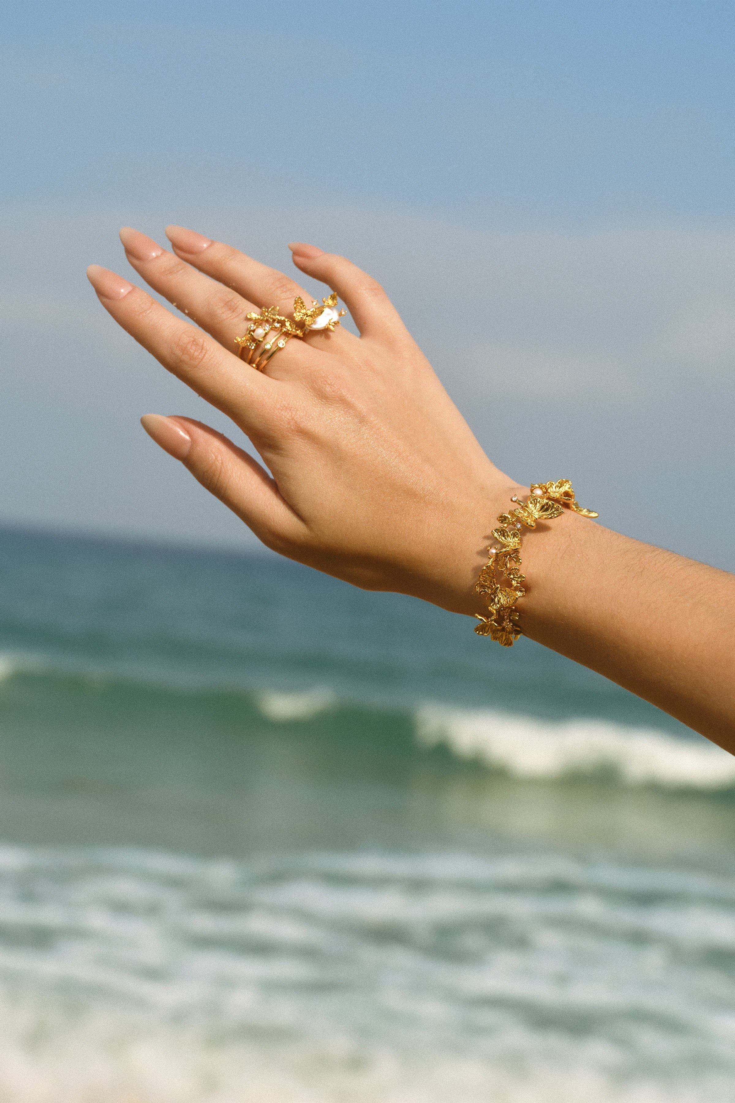 CERCOO Luminous Wings Bangle